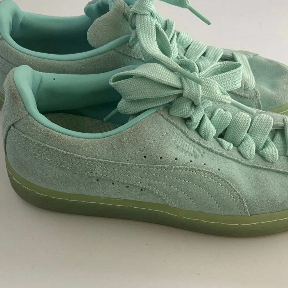 Puma Mint Green Suede Sneakers sz 5.5